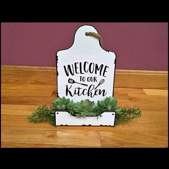 Other - 💕  Farm house Tin stand or hanger with greenery.